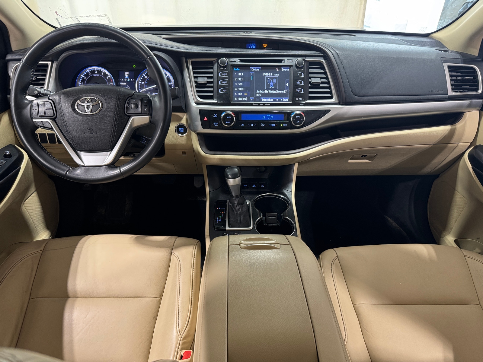 Thumbnail: 2016 Toyota Highlander - 2