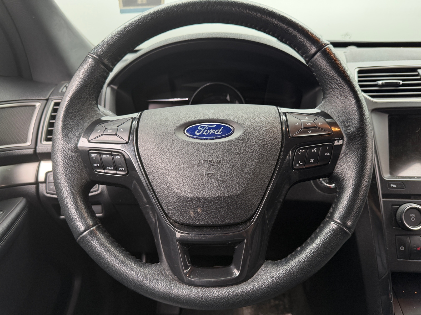 Thumbnail: 2018 Ford Explorer - 5