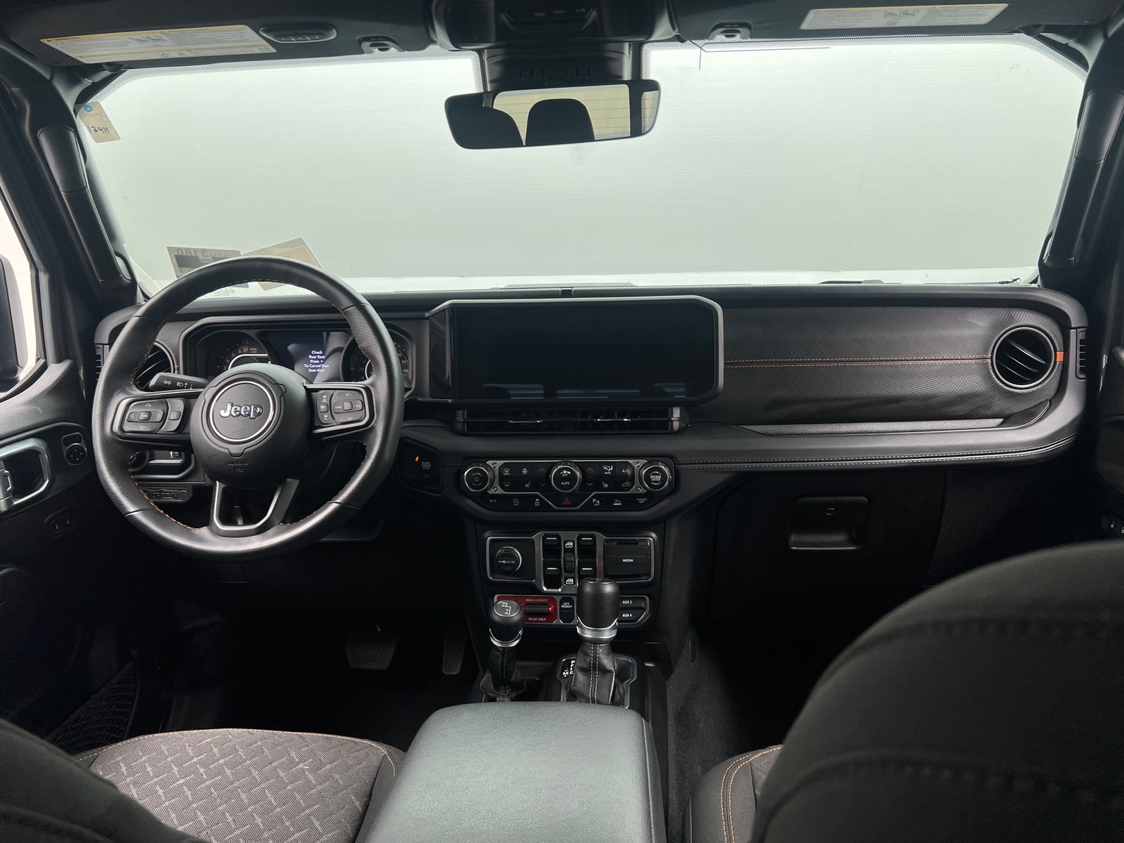 Thumbnail: 2024 Jeep Gladiator - 3