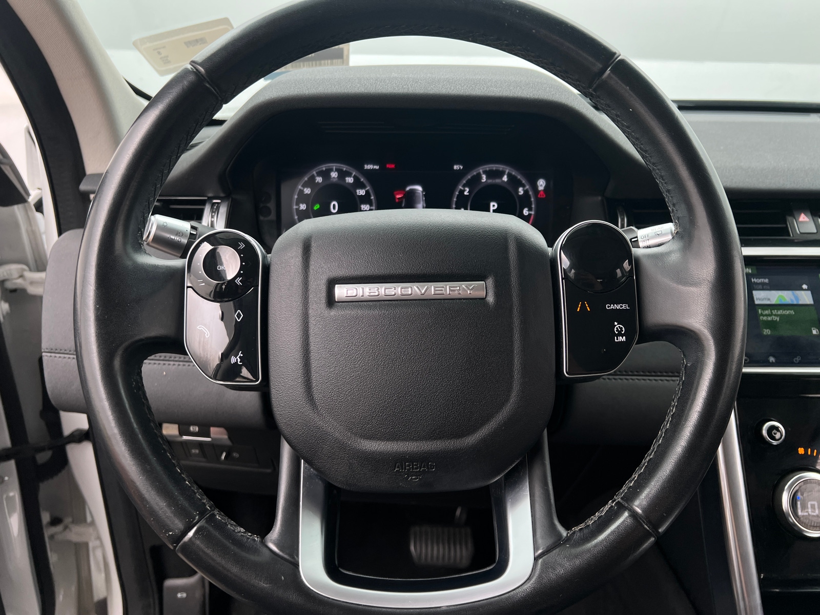 Thumbnail: 2020 Land Rover Discovery Sport - 4