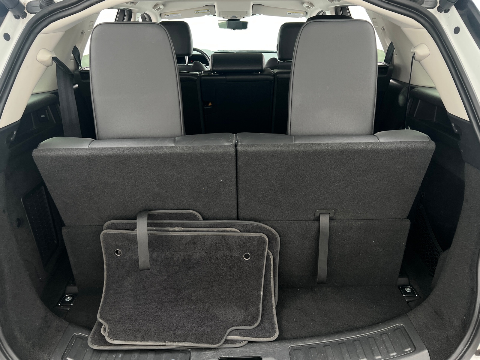 Thumbnail: 2020 Land Rover Discovery Sport - 6