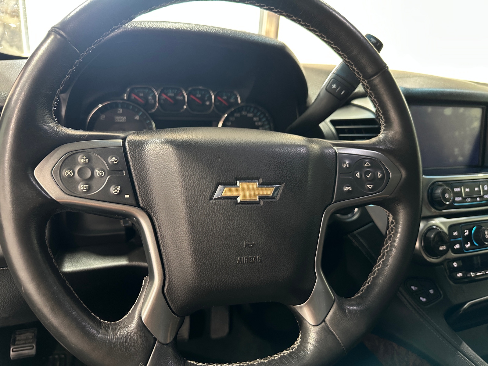 Thumbnail: 2016 Chevrolet Suburban - 5