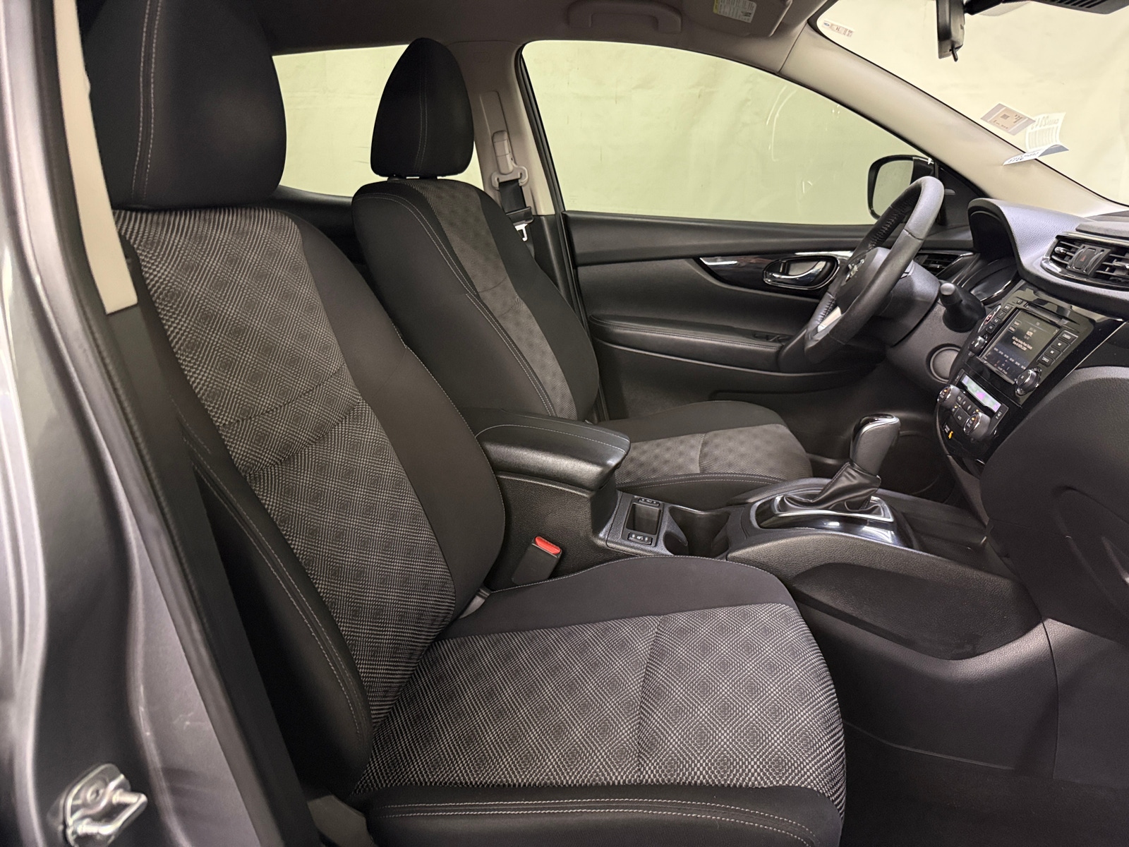 Thumbnail: 2020 Nissan Rogue Sport - 2