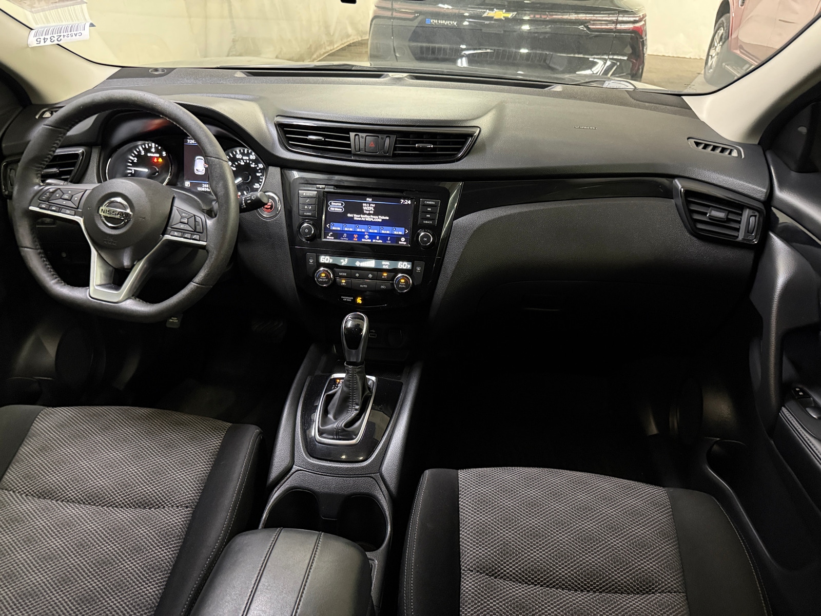 Thumbnail: 2020 Nissan Rogue Sport - 3