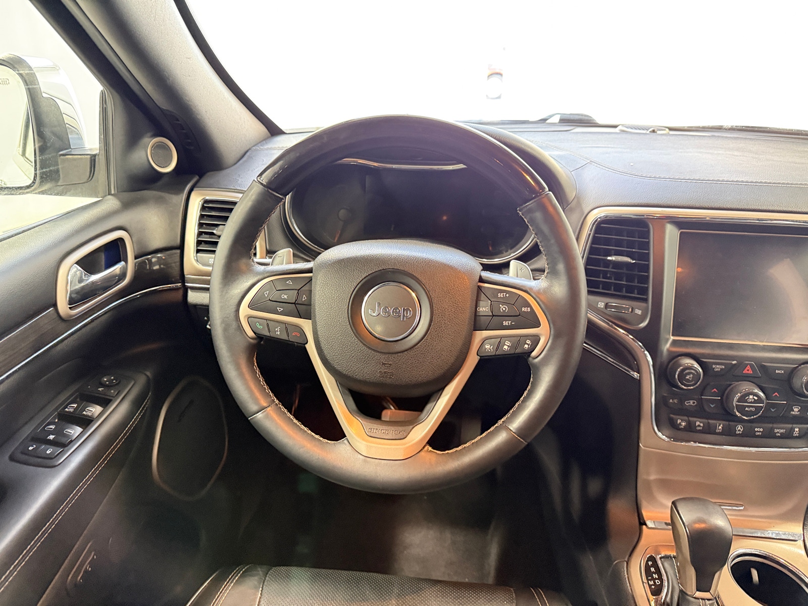 Thumbnail: 2017 Jeep Grand Cherokee - 4