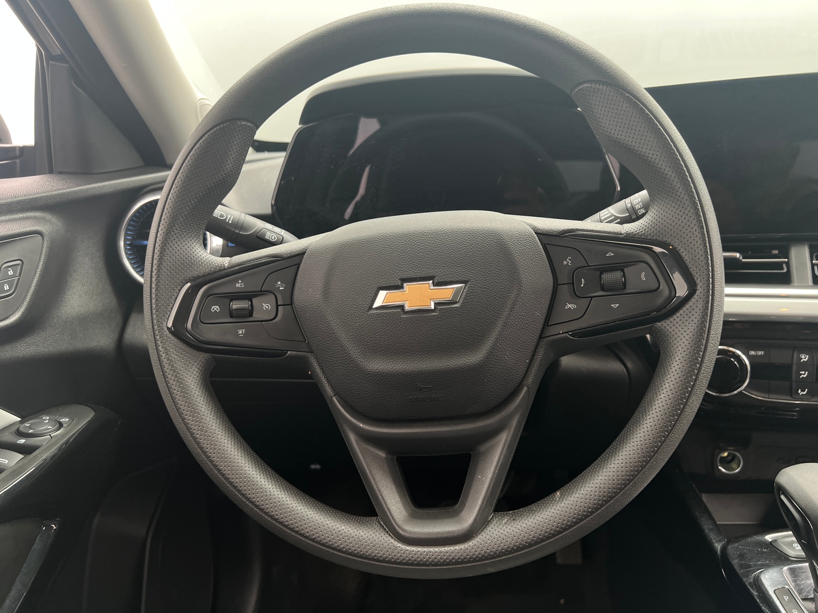 Thumbnail: 2025 Chevrolet Trax - 5