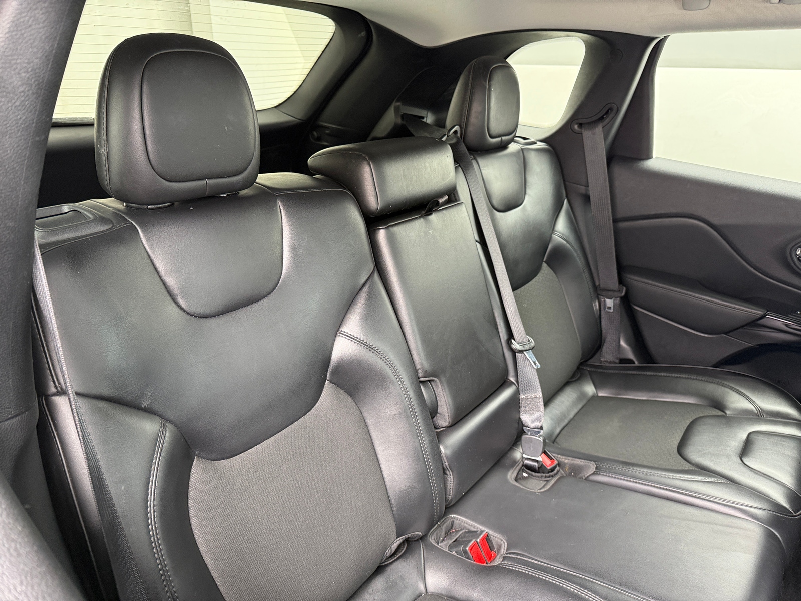 Thumbnail: 2021 Jeep Cherokee - 6