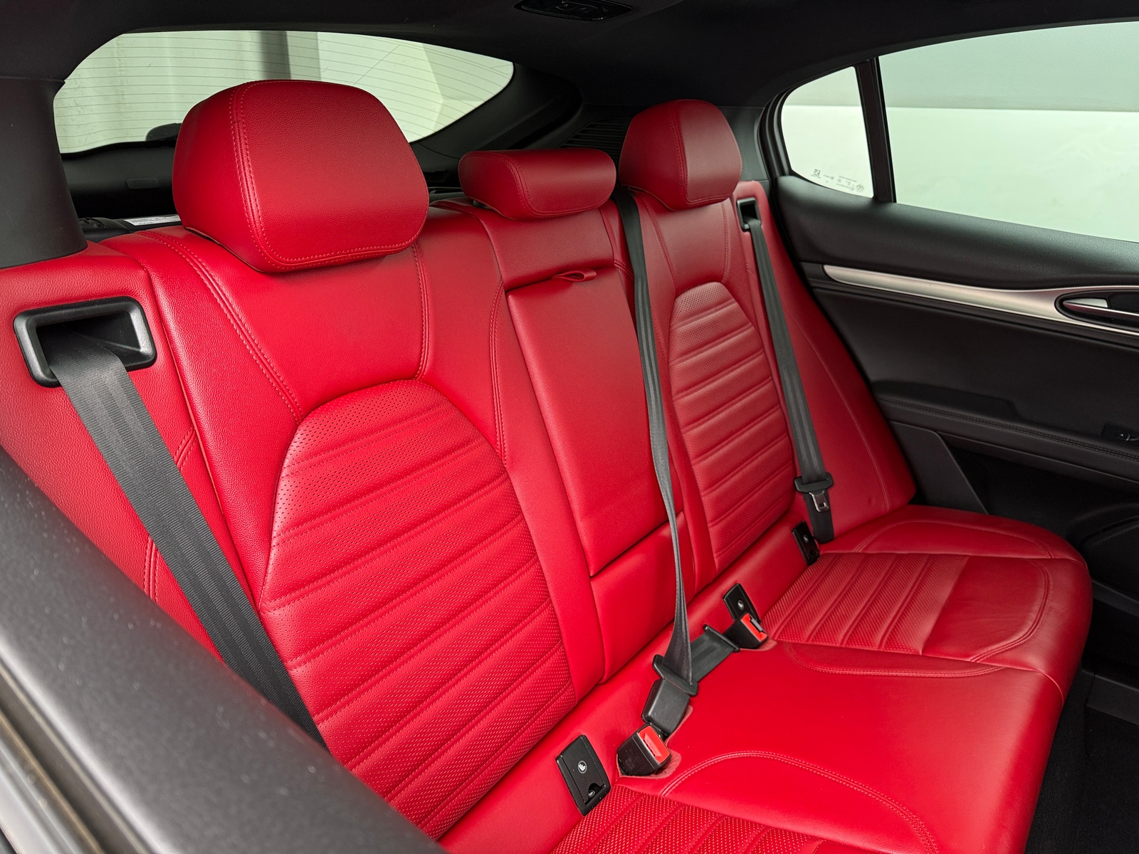 Thumbnail: 2024 Alfa Romeo Stelvio - 5