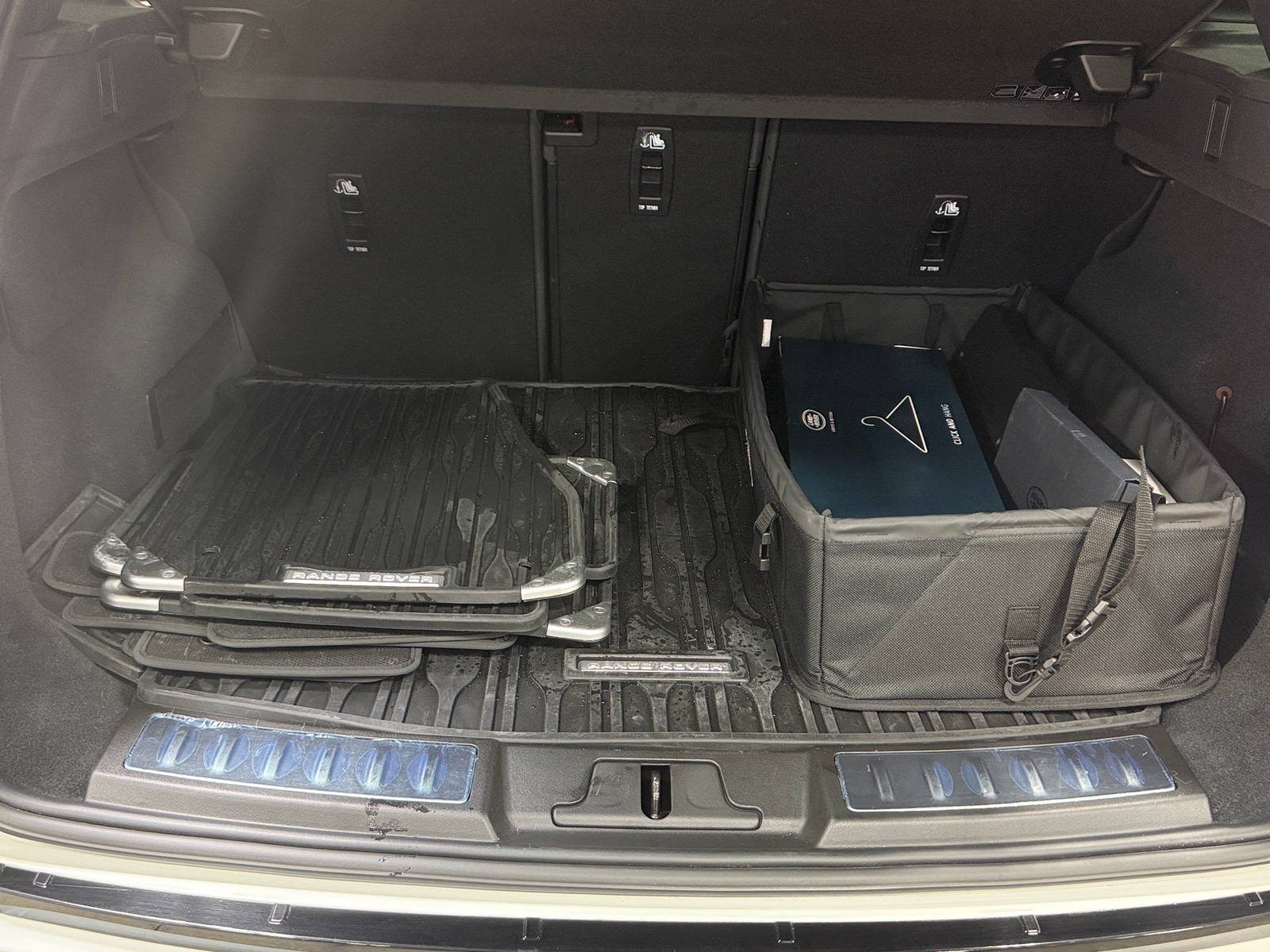 Thumbnail: 2023 Land Rover Range Rover Evoque - 6