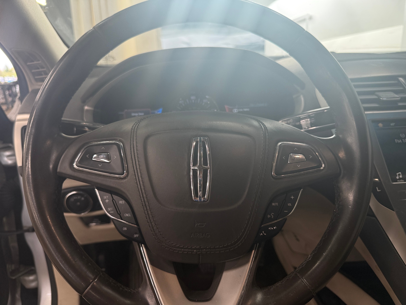 Thumbnail: 2017 Lincoln MKZ - 4