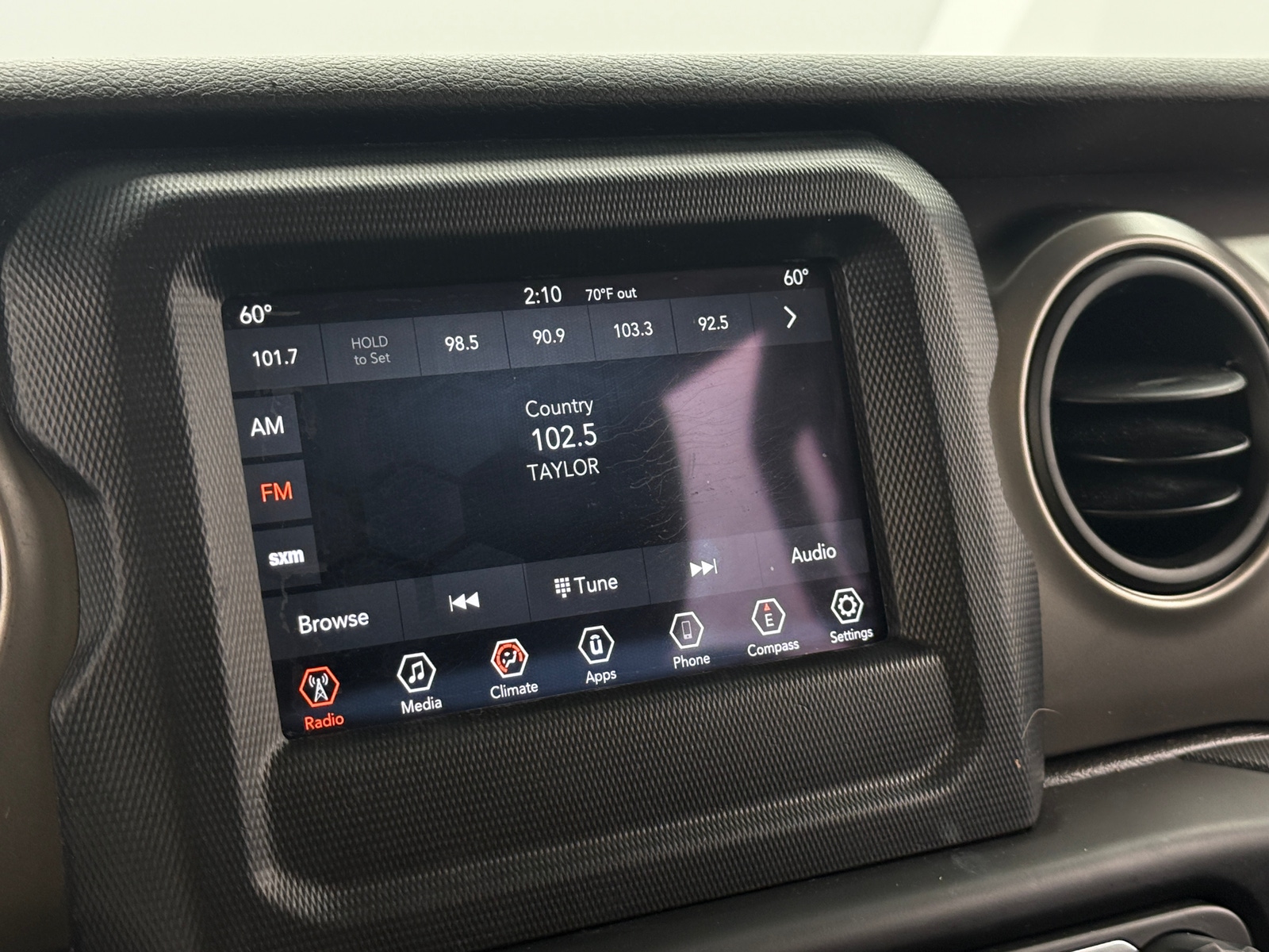 Thumbnail: 2020 Jeep Gladiator - 4