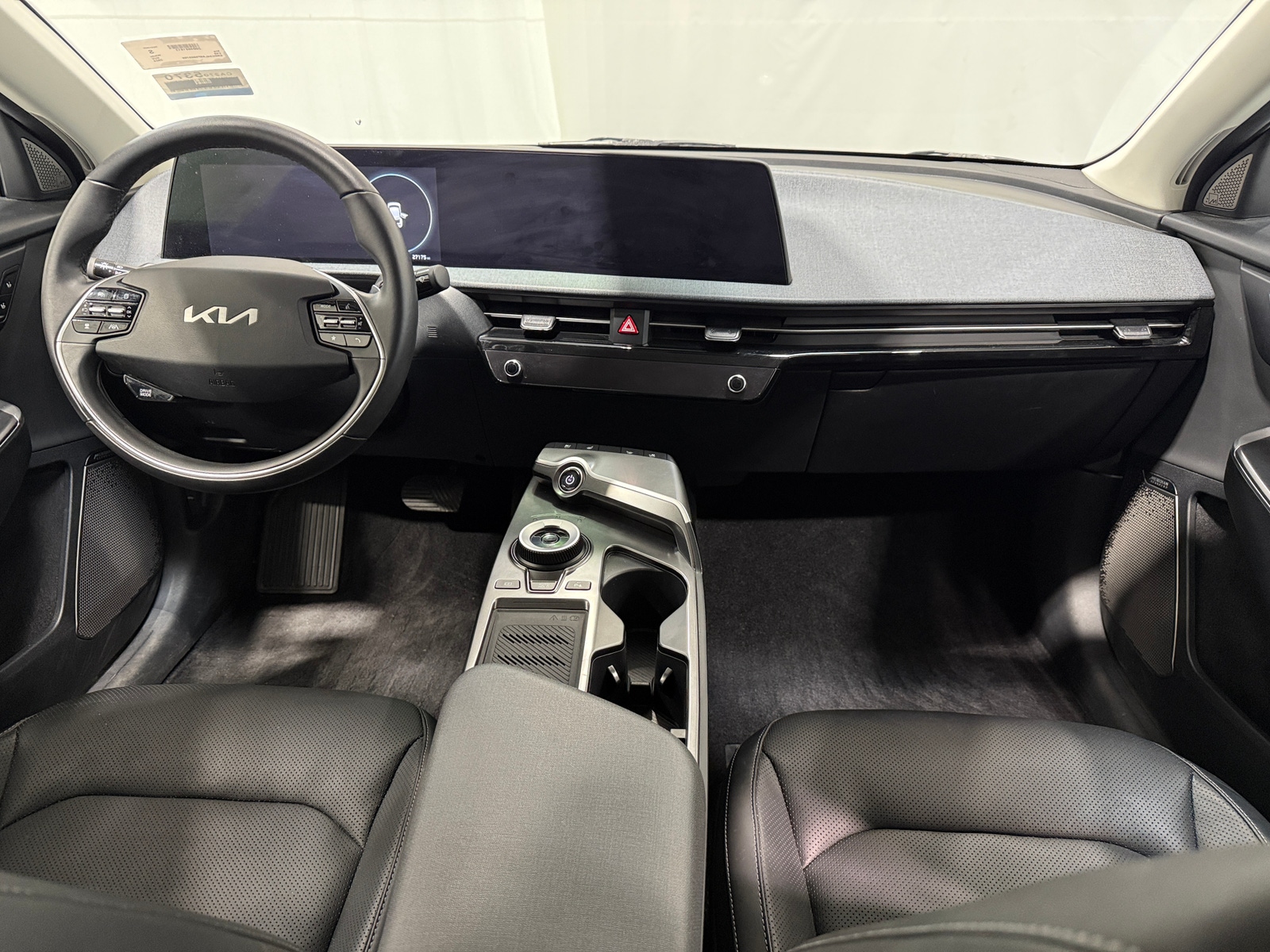 Thumbnail: 2023 Kia EV6 - 2