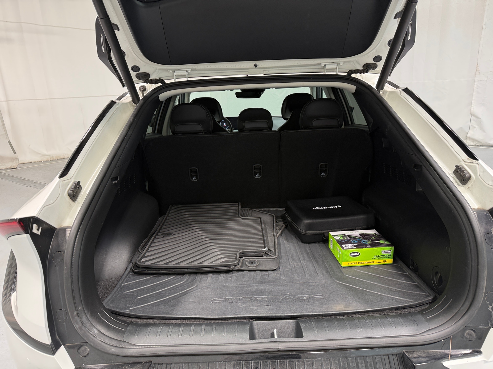 Thumbnail: 2023 Kia EV6 - 6