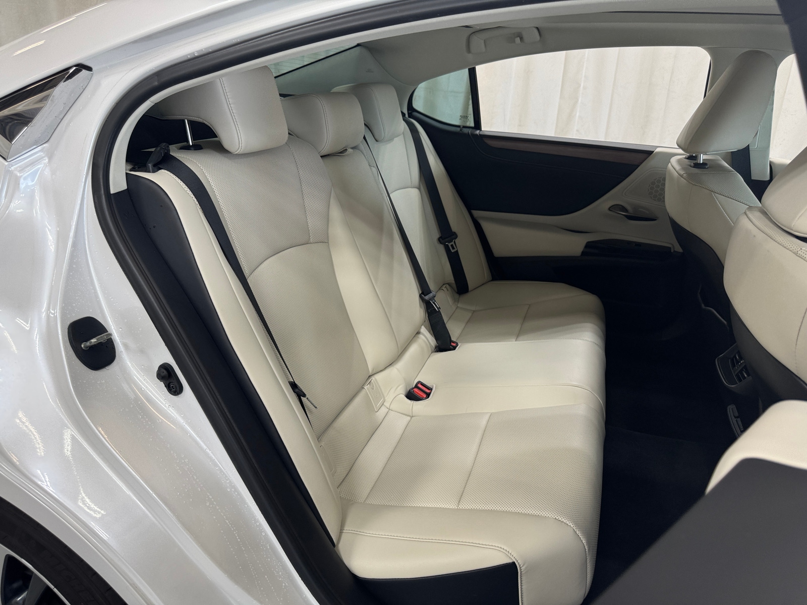 Thumbnail: 2025 Lexus ES - 5