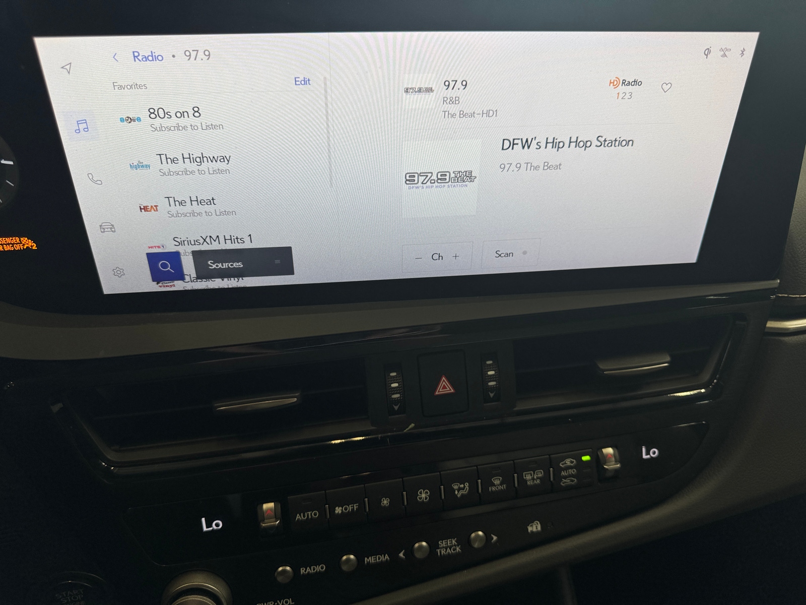 Thumbnail: 2025 Lexus ES - 3