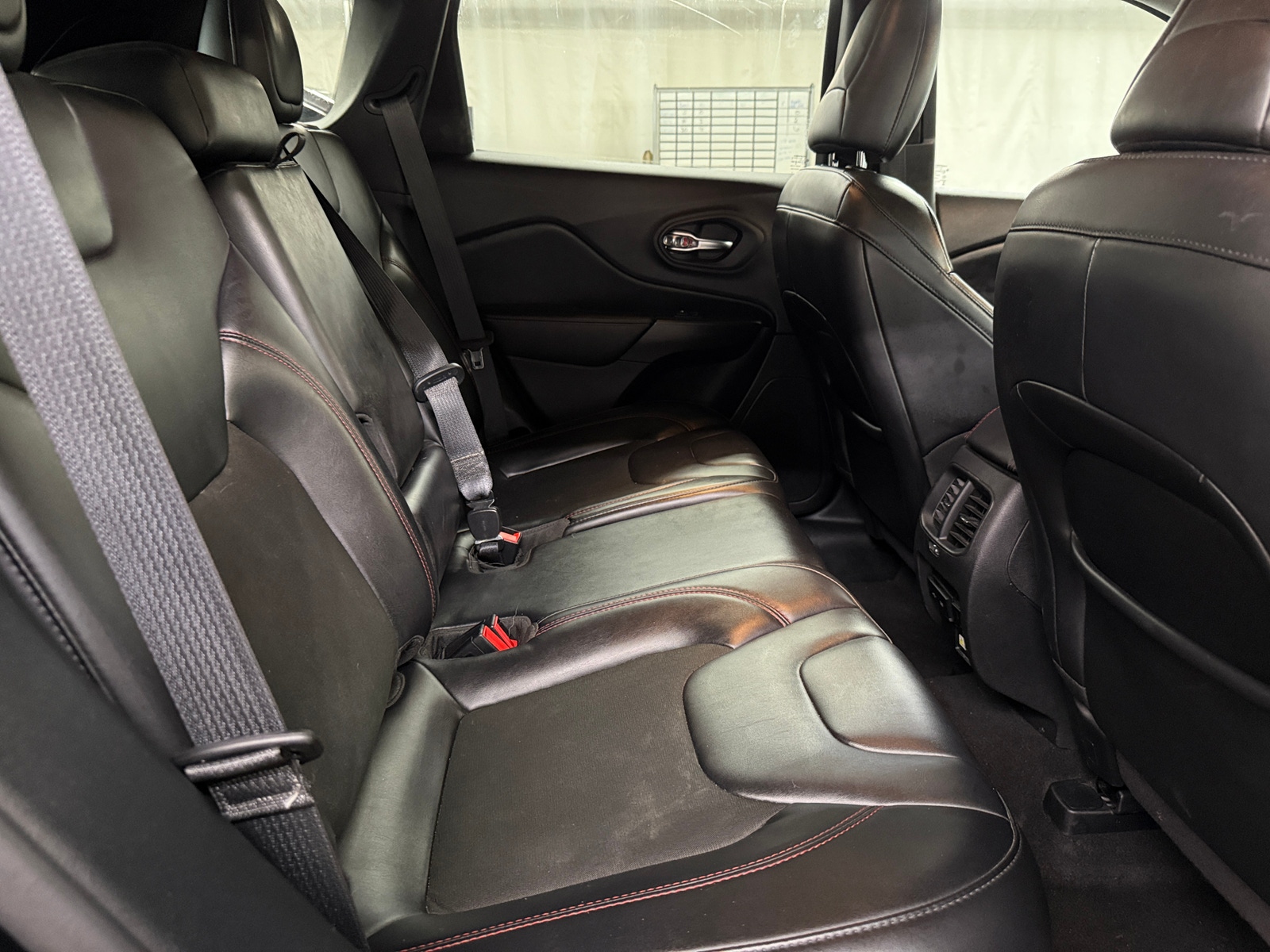 Thumbnail: 2020 Jeep Cherokee - 6