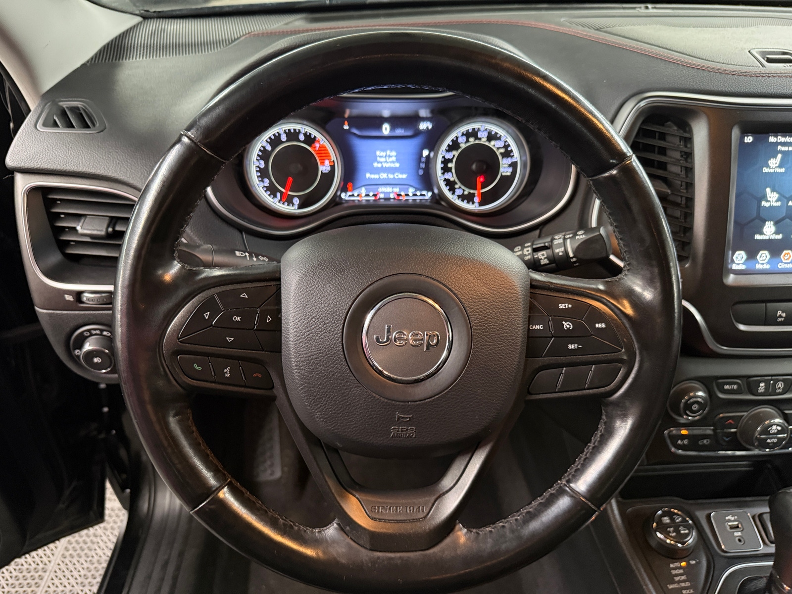 Thumbnail: 2020 Jeep Cherokee - 5