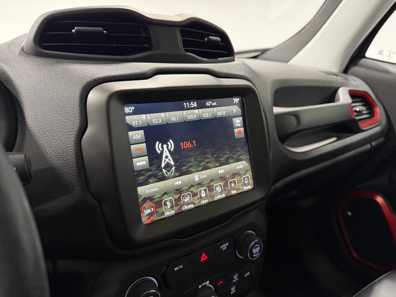 Thumbnail: 2019 Jeep Renegade - 3