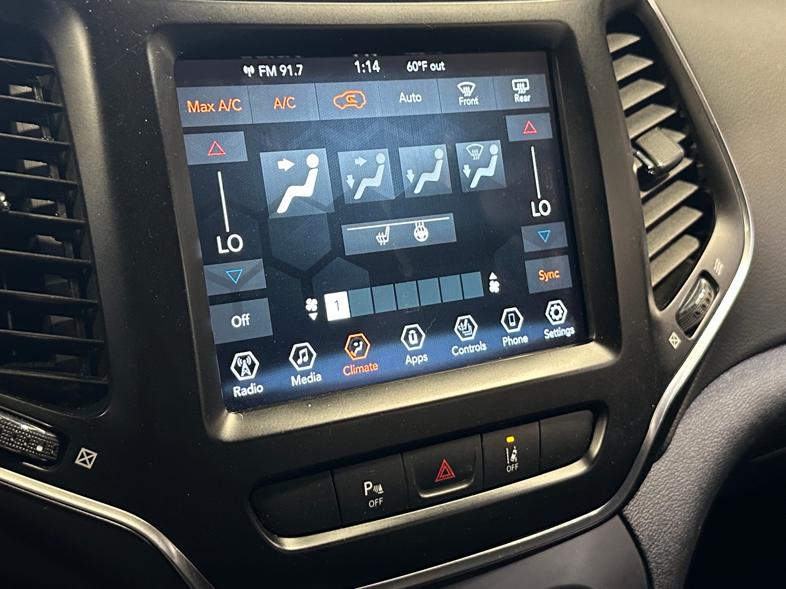 Thumbnail: 2021 Jeep Cherokee - 3