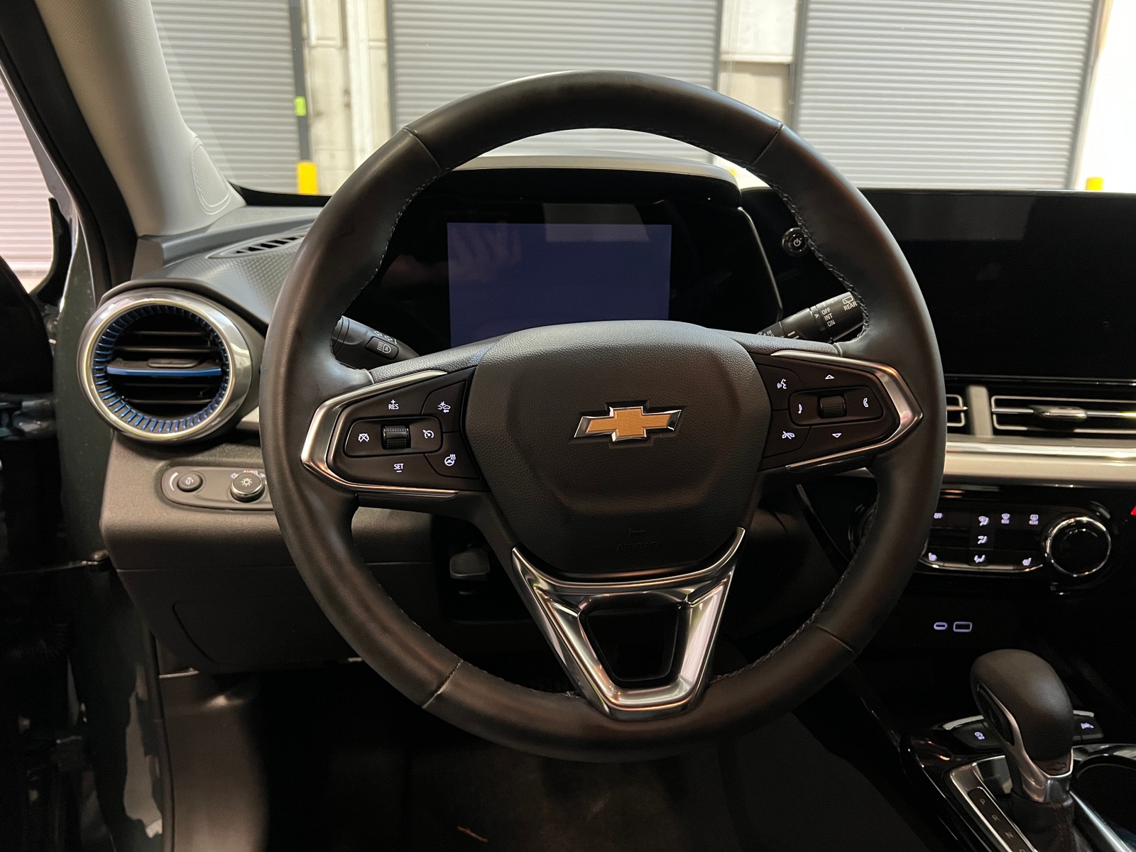 Thumbnail: 2025 Chevrolet Trax - 5