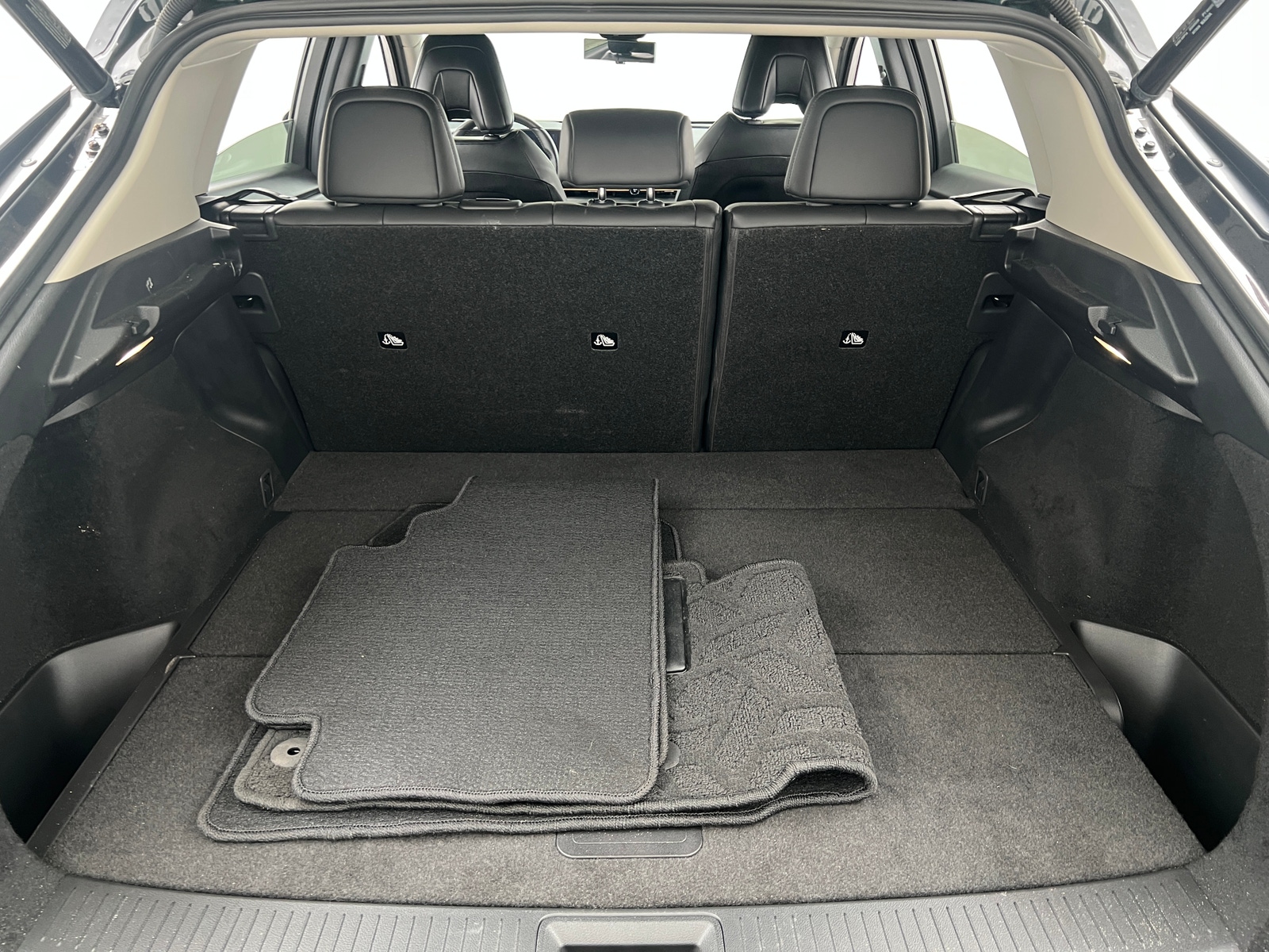 Thumbnail: 2025 Nissan Ariya - 6