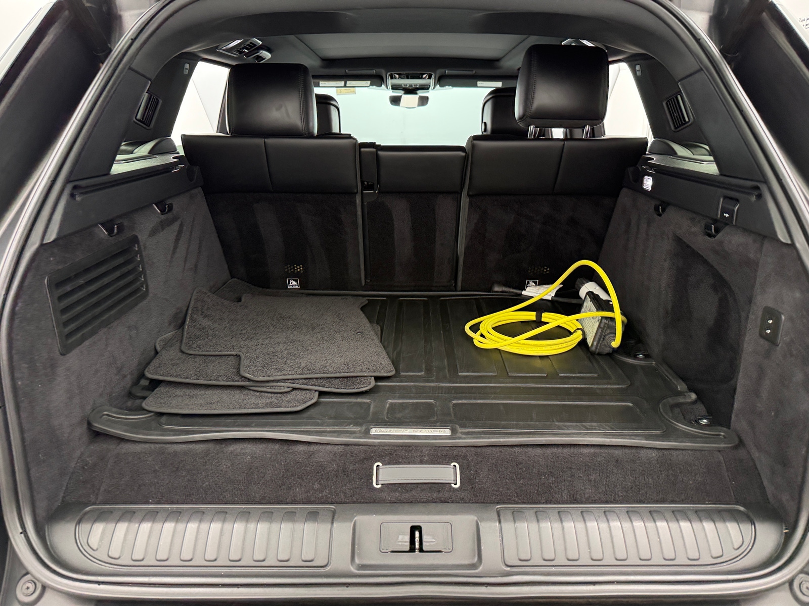 Thumbnail: 2020 Land Rover Range Rover Sport - 6