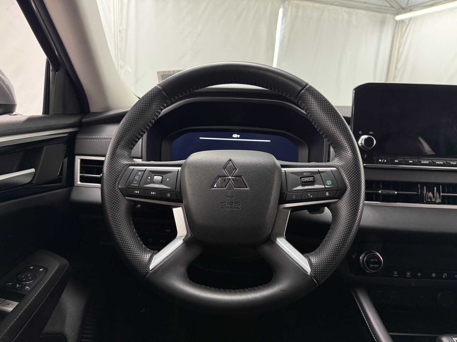 Thumbnail: 2024 Mitsubishi Outlander - 4