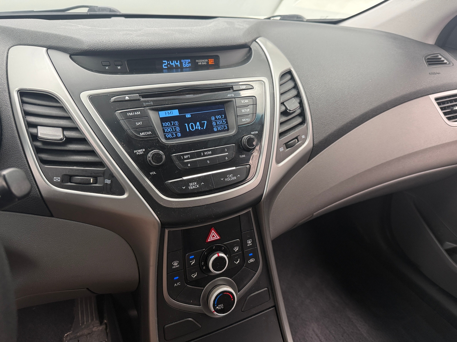 Thumbnail: 2016 Hyundai Elantra - 4