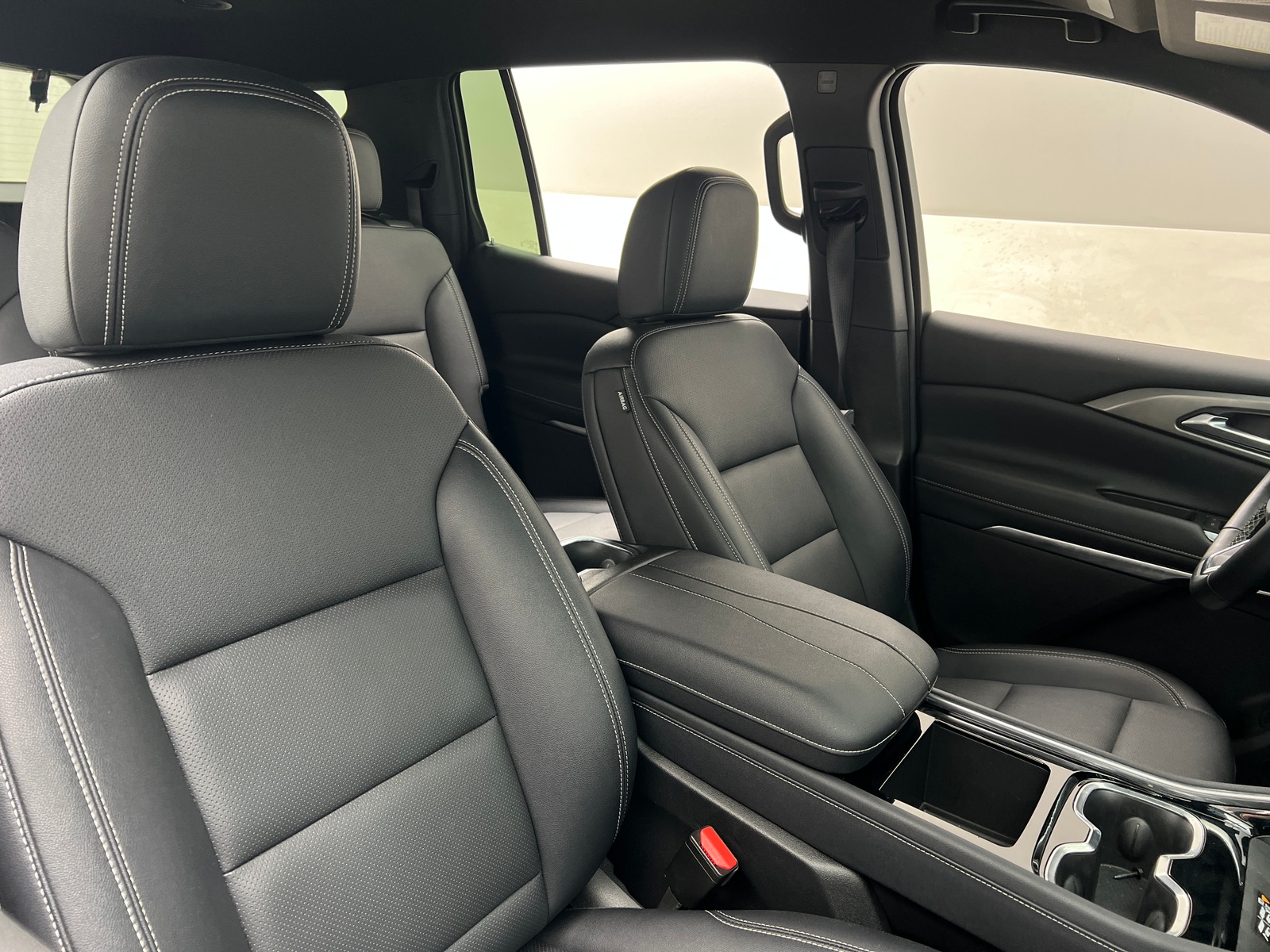 Thumbnail: 2025 Chevrolet Traverse - 2