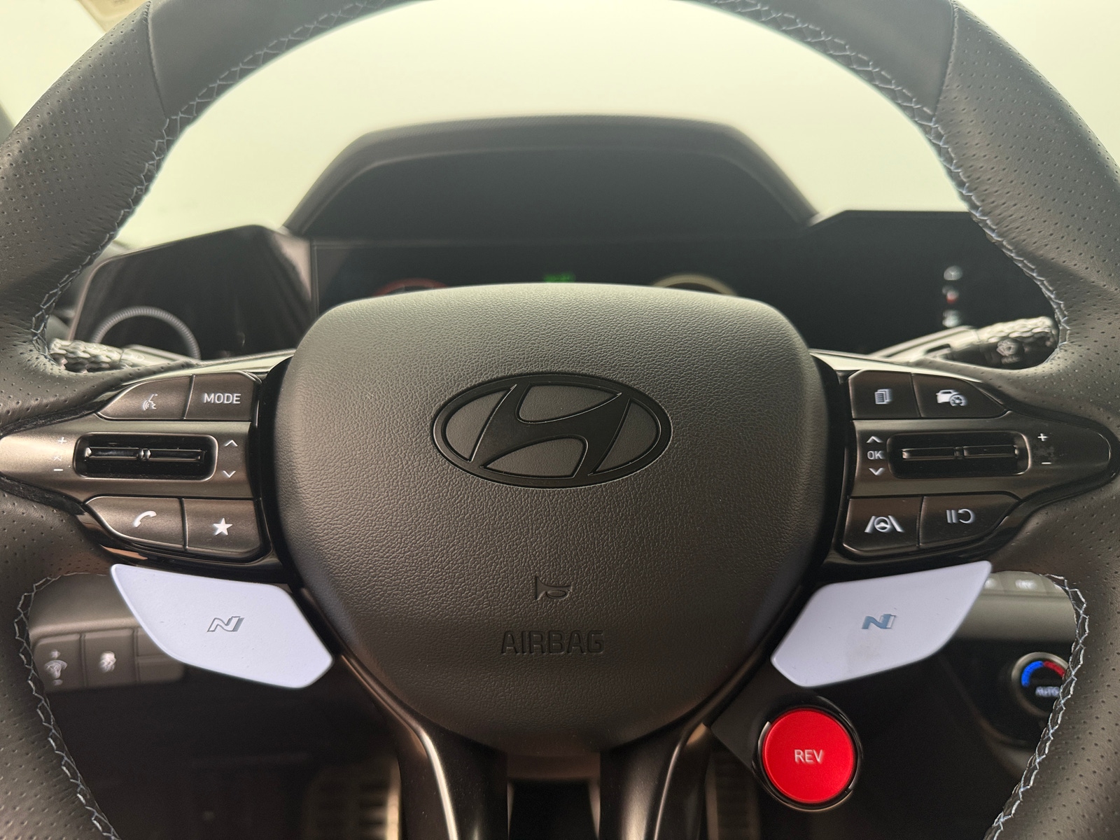 Thumbnail: 2025 Hyundai Elantra - 4