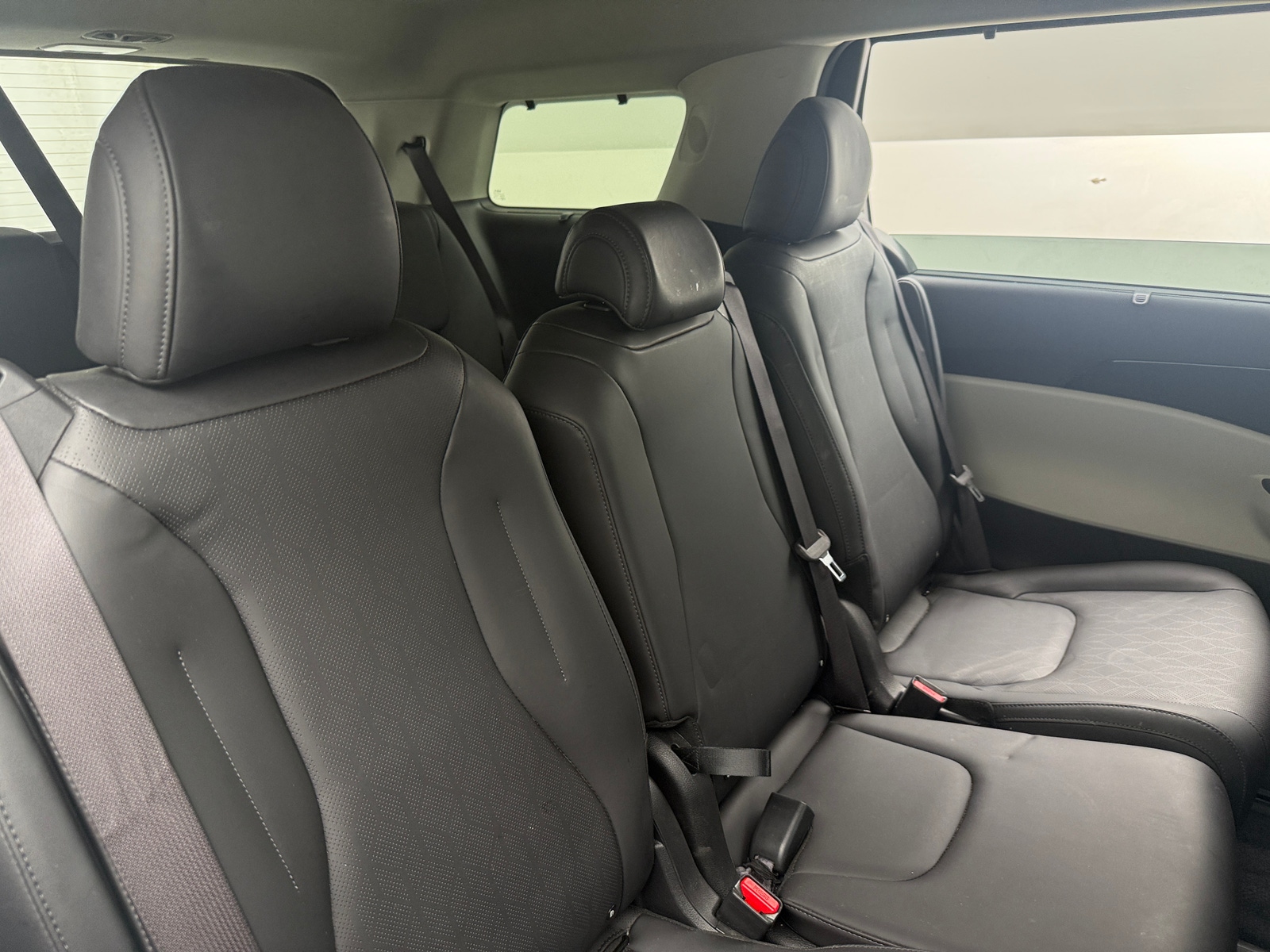 Thumbnail: 2023 Kia Carnival - 5