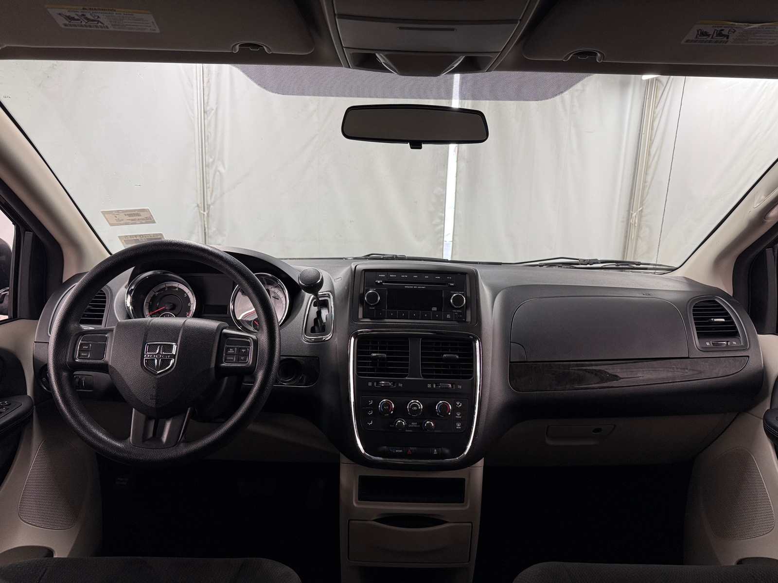 Thumbnail: 2015 Dodge Grand Caravan - 3