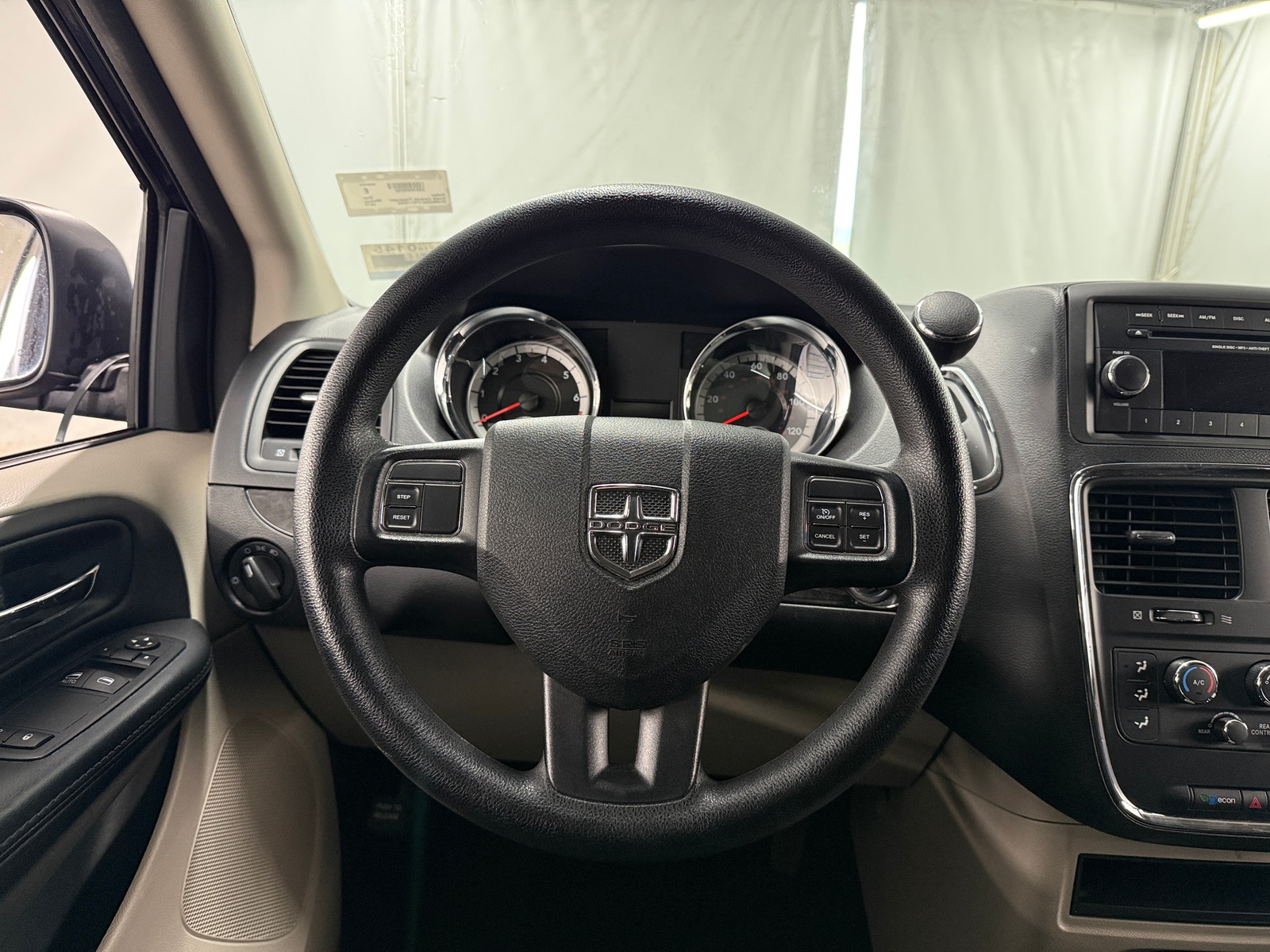 Thumbnail: 2015 Dodge Grand Caravan - 5