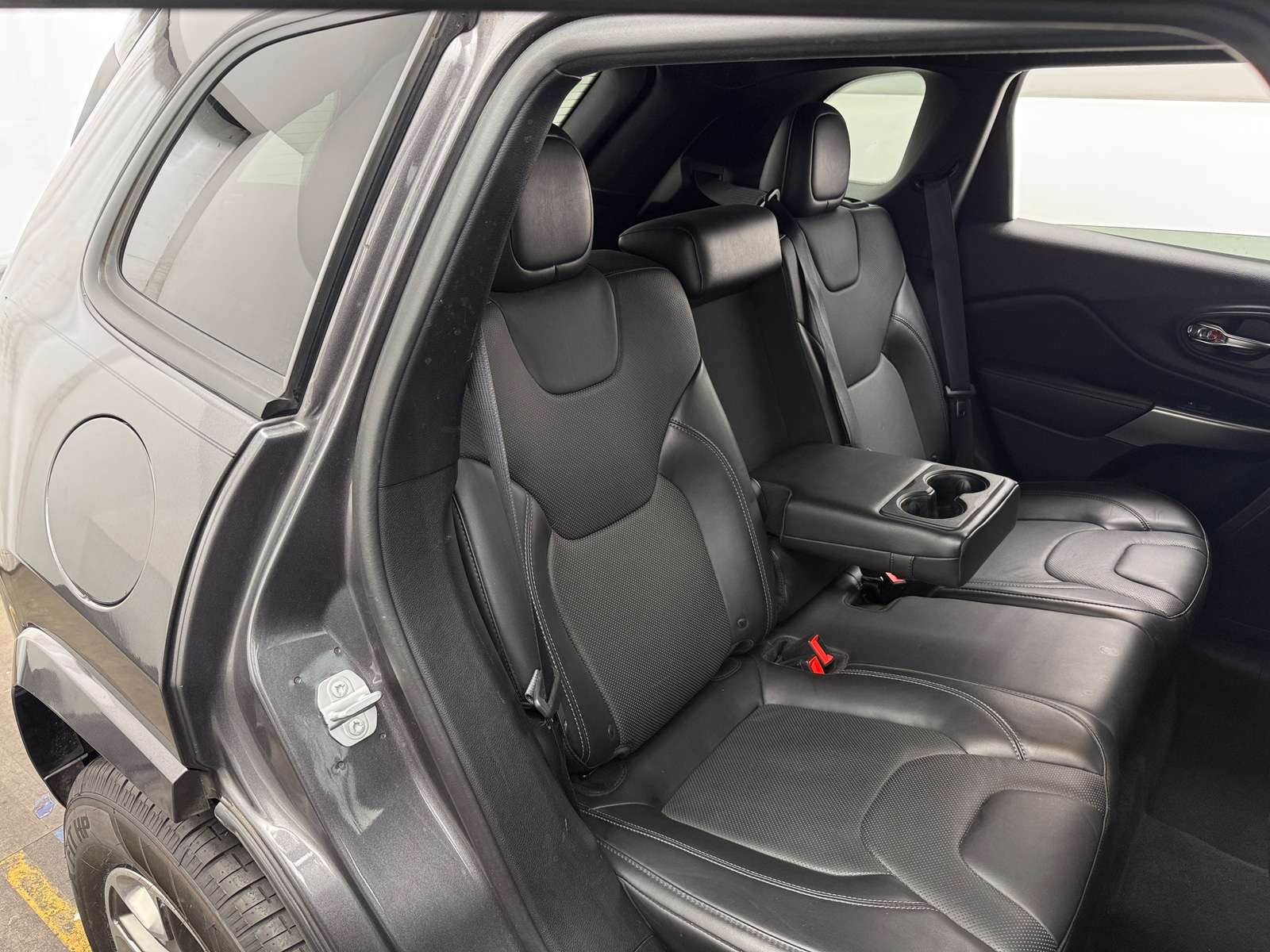 Thumbnail: 2019 Jeep Cherokee - 5