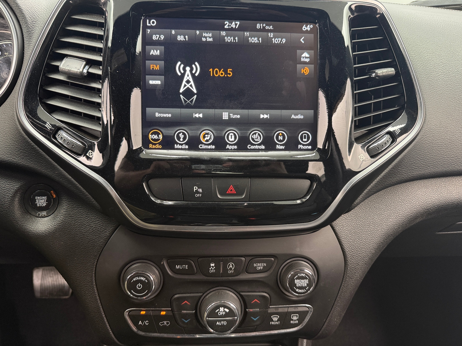 Thumbnail: 2019 Jeep Cherokee - 3