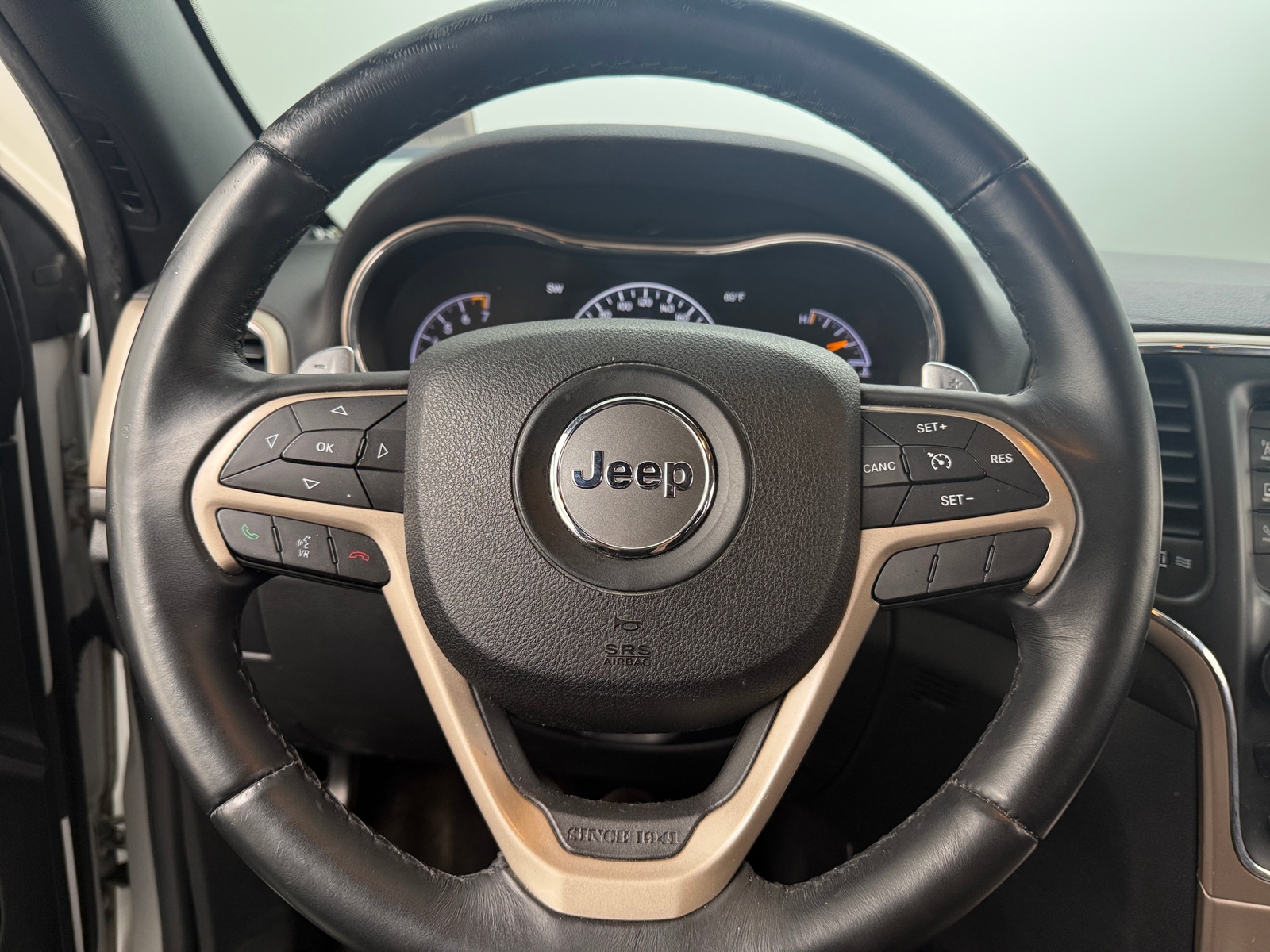 Thumbnail: 2017 Jeep Grand Cherokee - 5