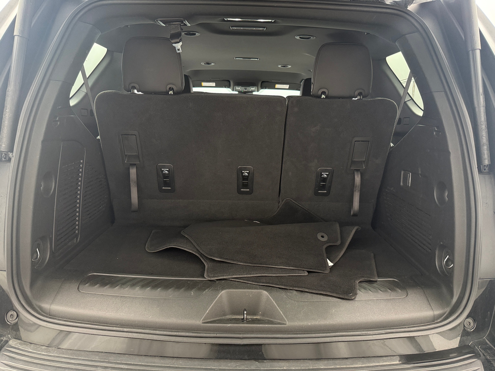 Thumbnail: 2025 Chevrolet Tahoe - 6