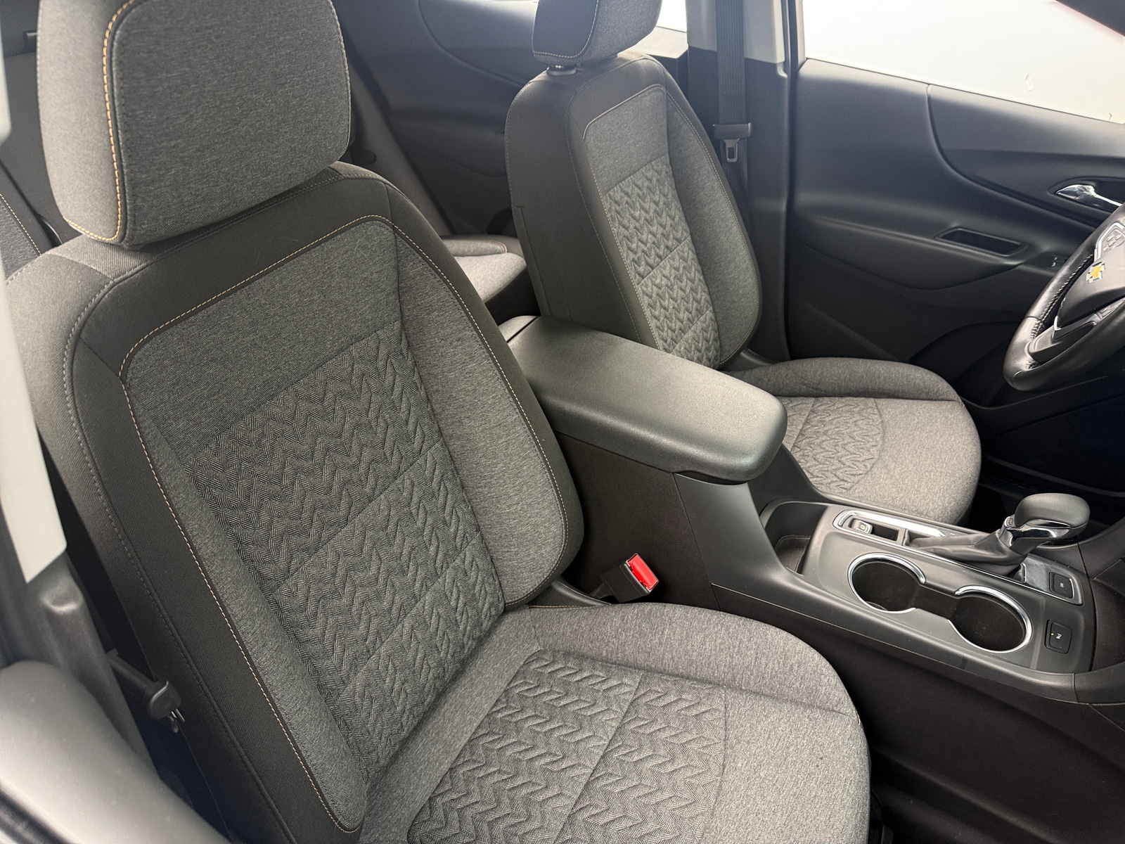 Thumbnail: 2022 Chevrolet Equinox - 2