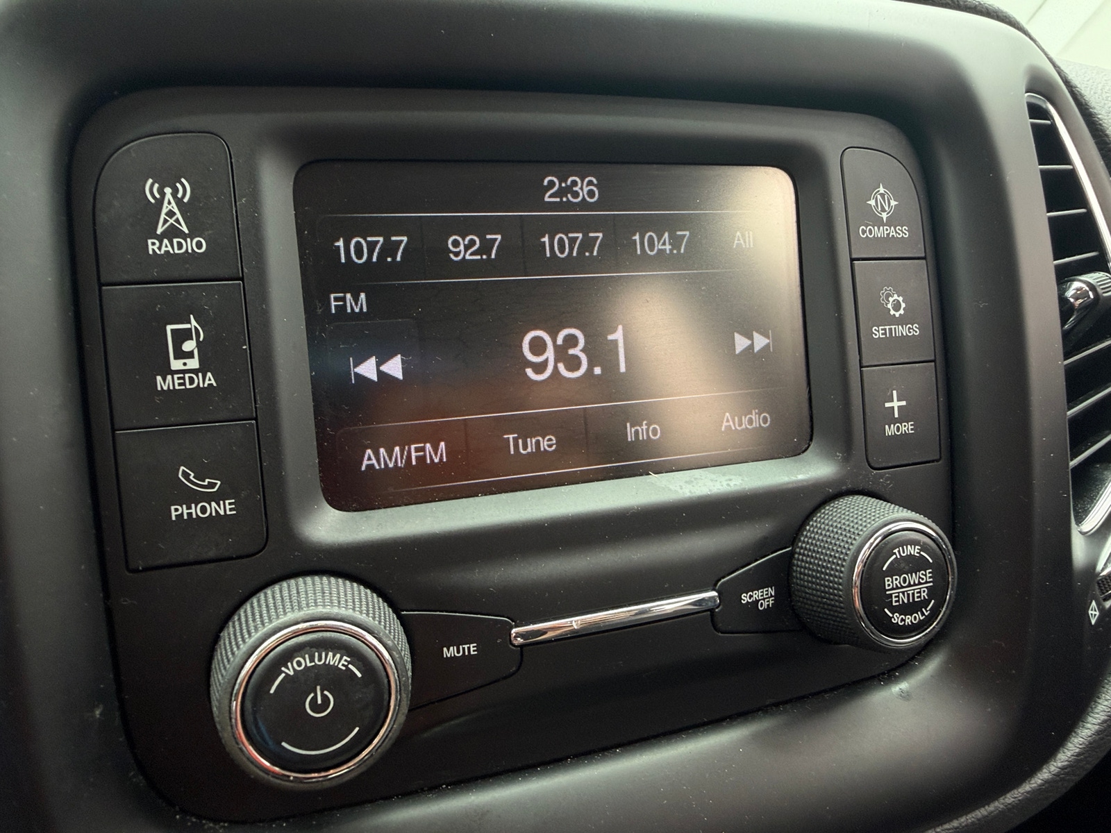 Thumbnail: 2018 Jeep Compass - 4