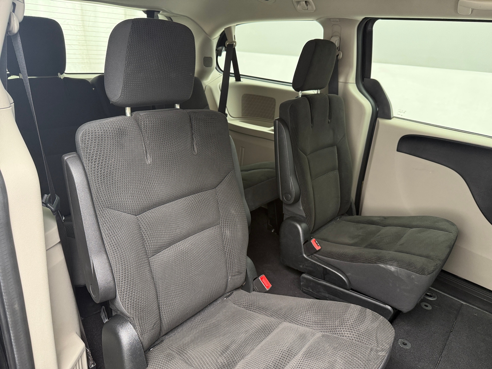 Thumbnail: 2017 Dodge Grand Caravan - 6