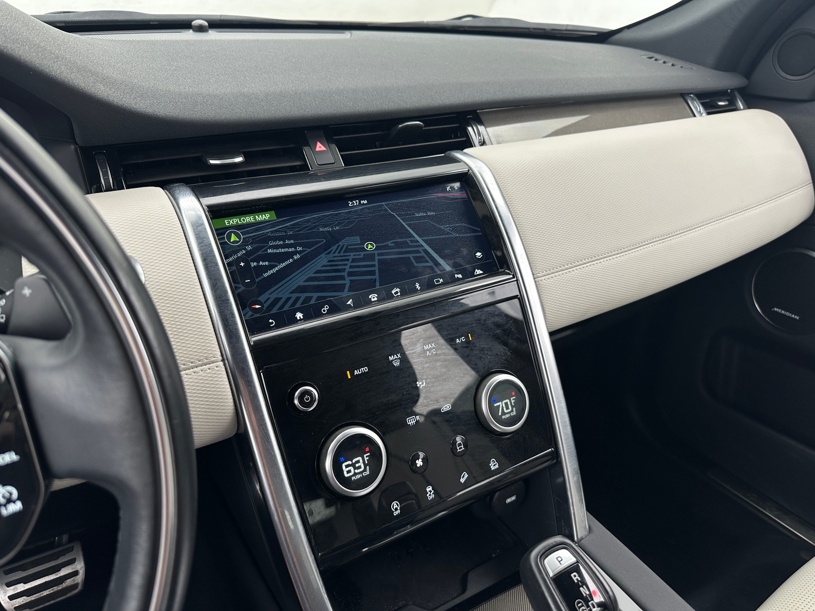 Thumbnail: 2020 Land Rover Discovery Sport - 3