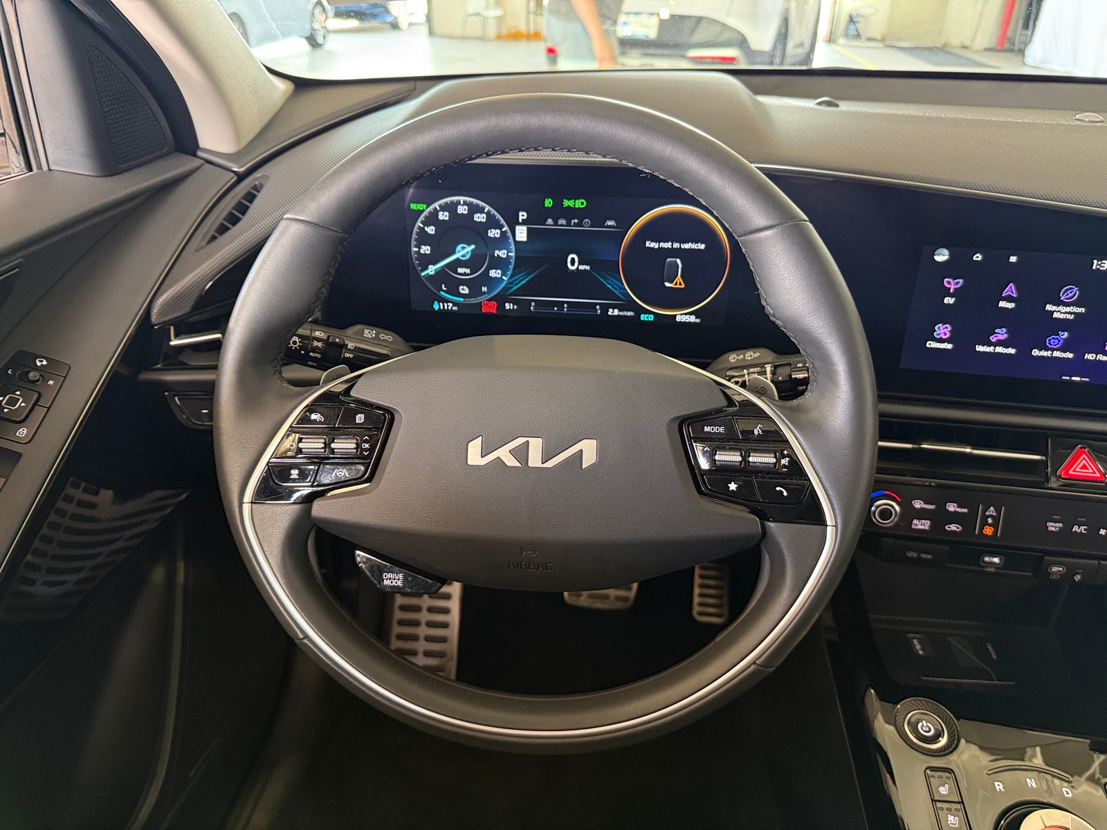 Thumbnail: 2024 Kia Niro - 4