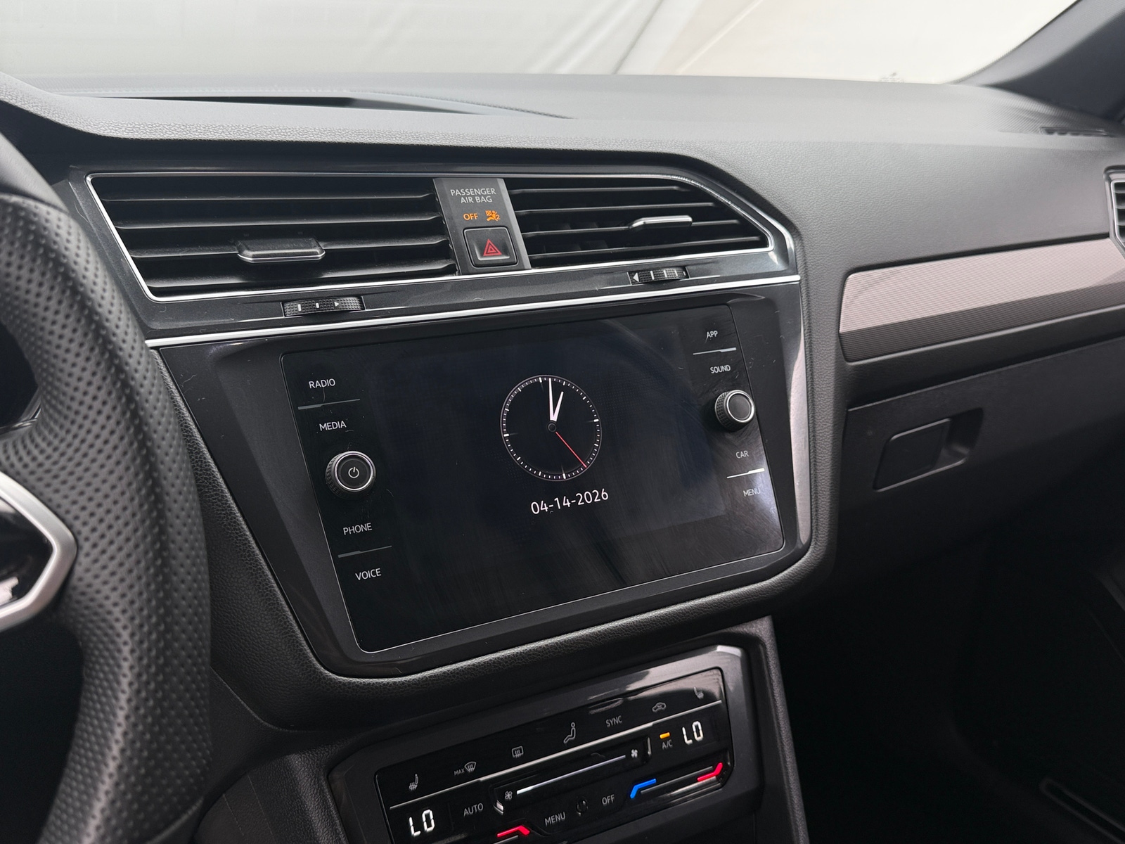 Thumbnail: 2022 Volkswagen Tiguan - 3