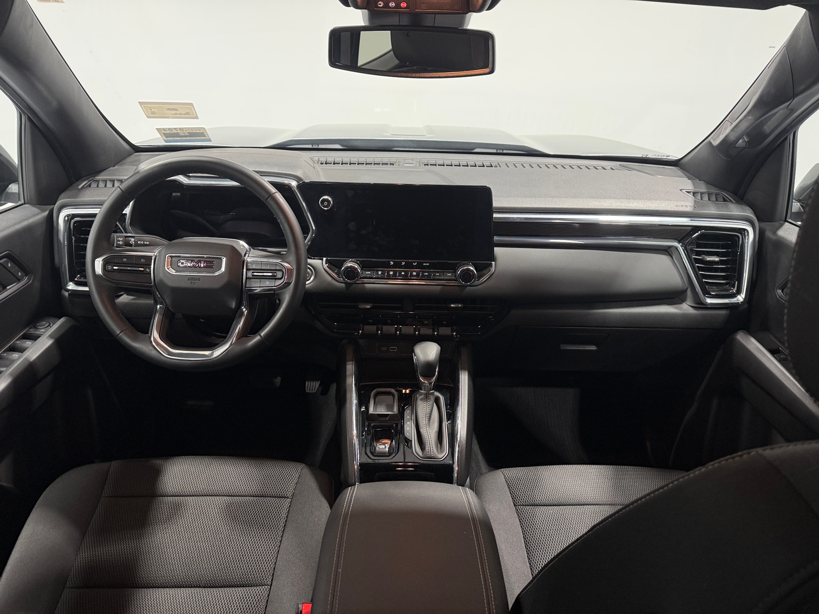 Thumbnail: 2024 GMC Canyon - 3