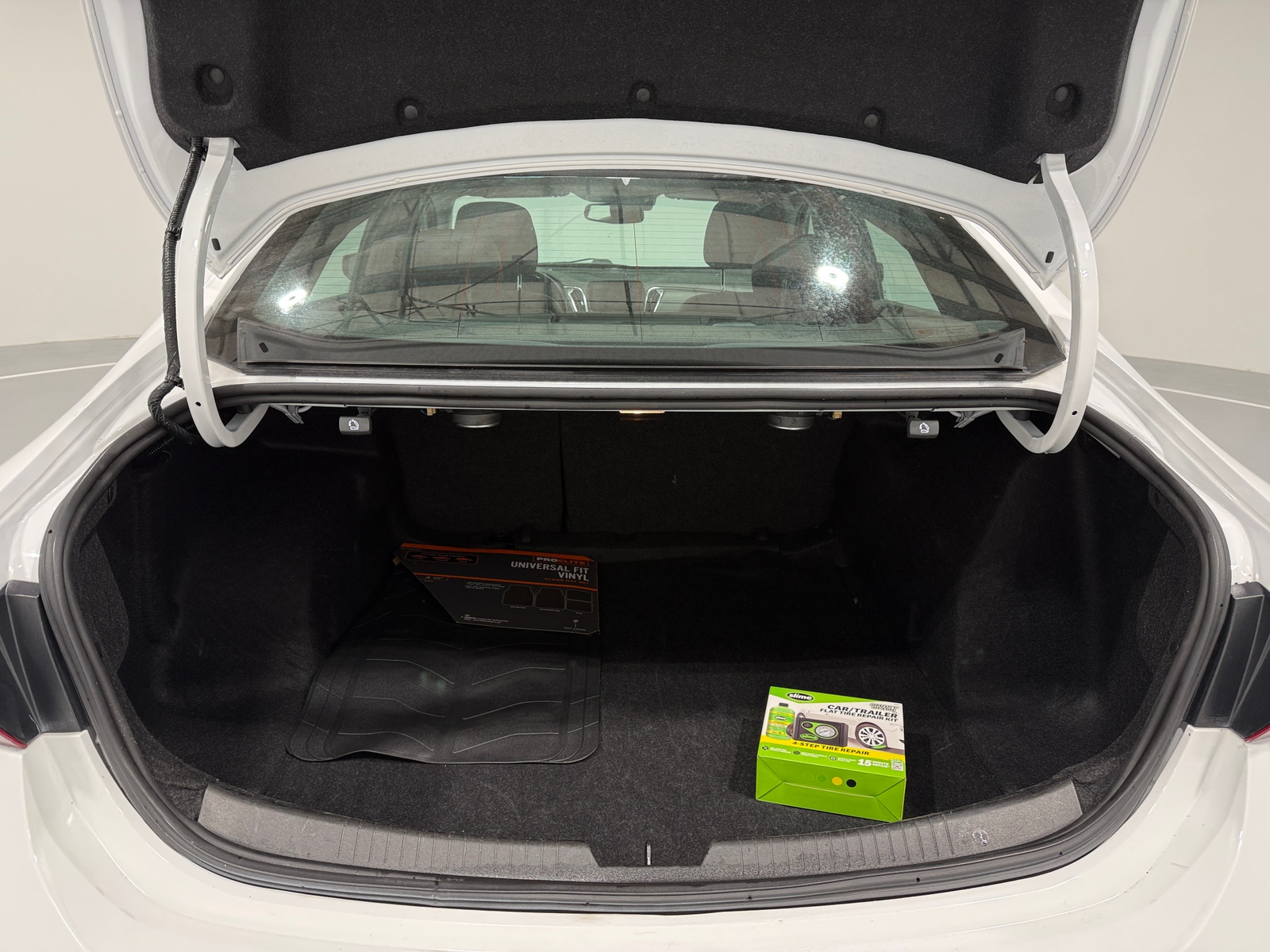 Thumbnail: 2024 Chevrolet Malibu - 6