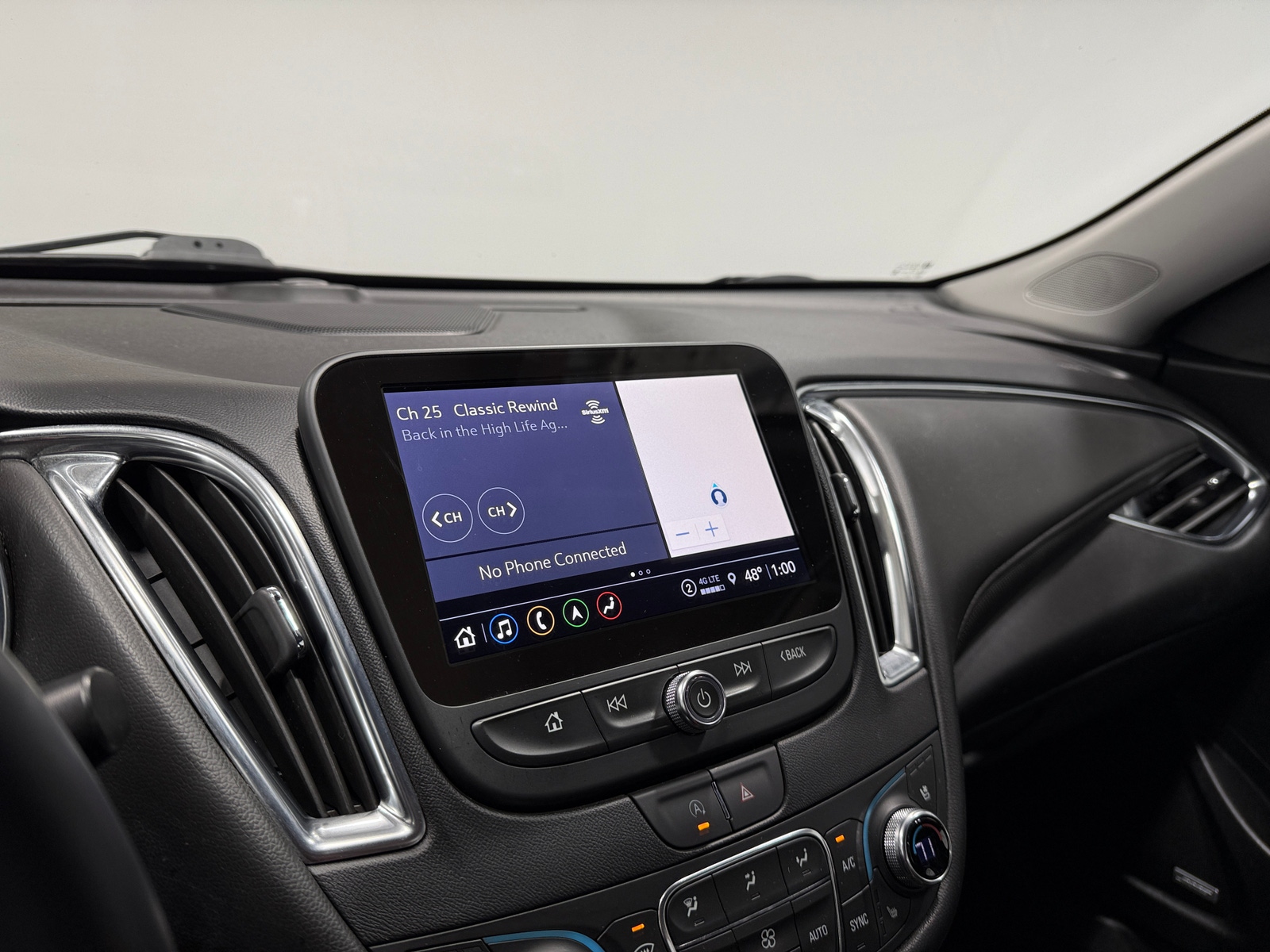 Thumbnail: 2024 Chevrolet Malibu - 3