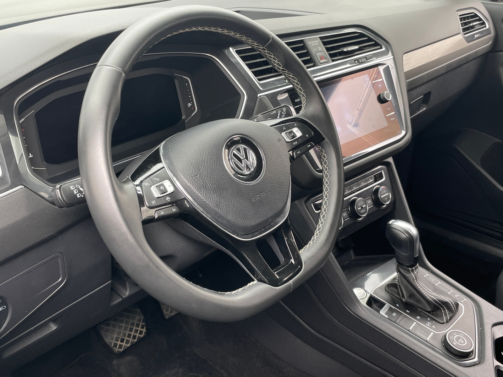 Thumbnail: 2021 Volkswagen Tiguan - 4