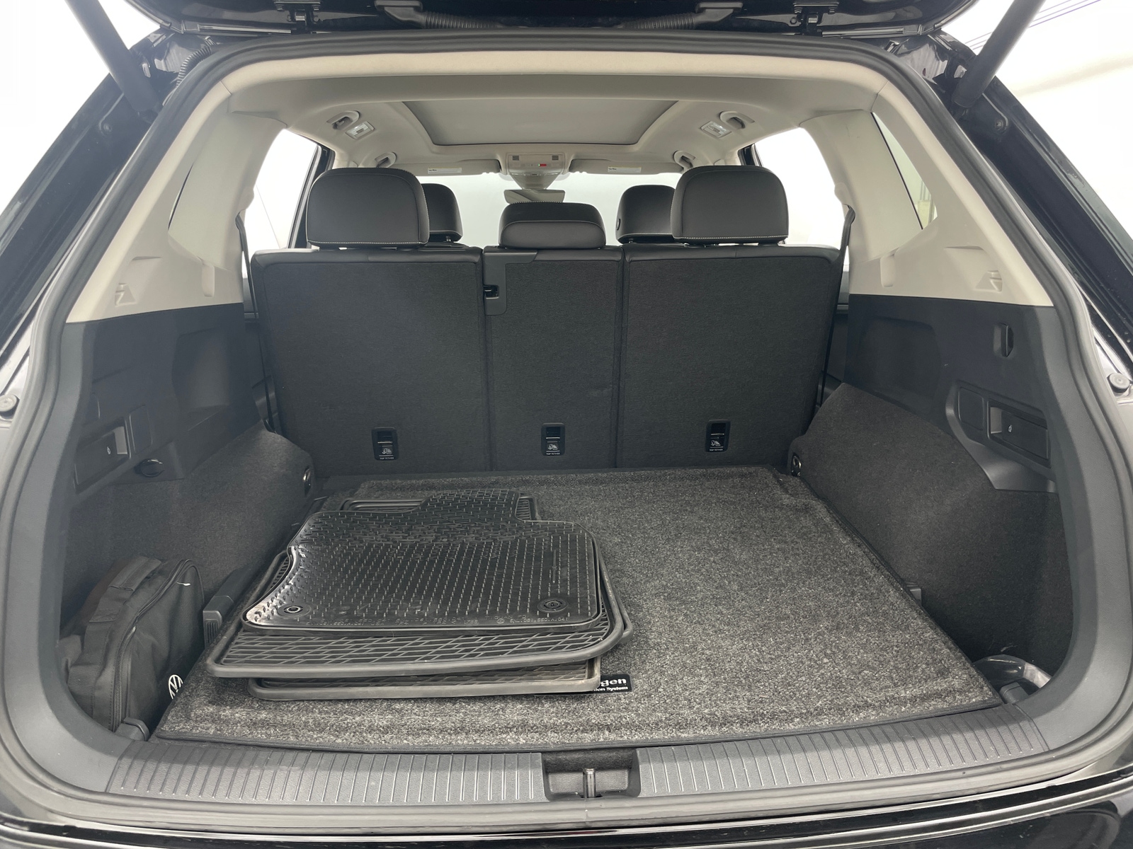 Thumbnail: 2021 Volkswagen Tiguan - 6