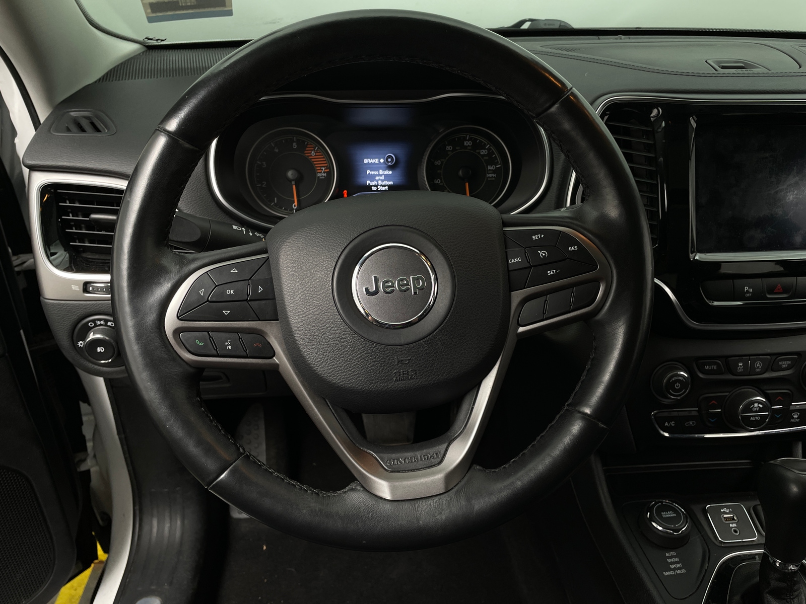 Thumbnail: 2019 Jeep Cherokee - 4