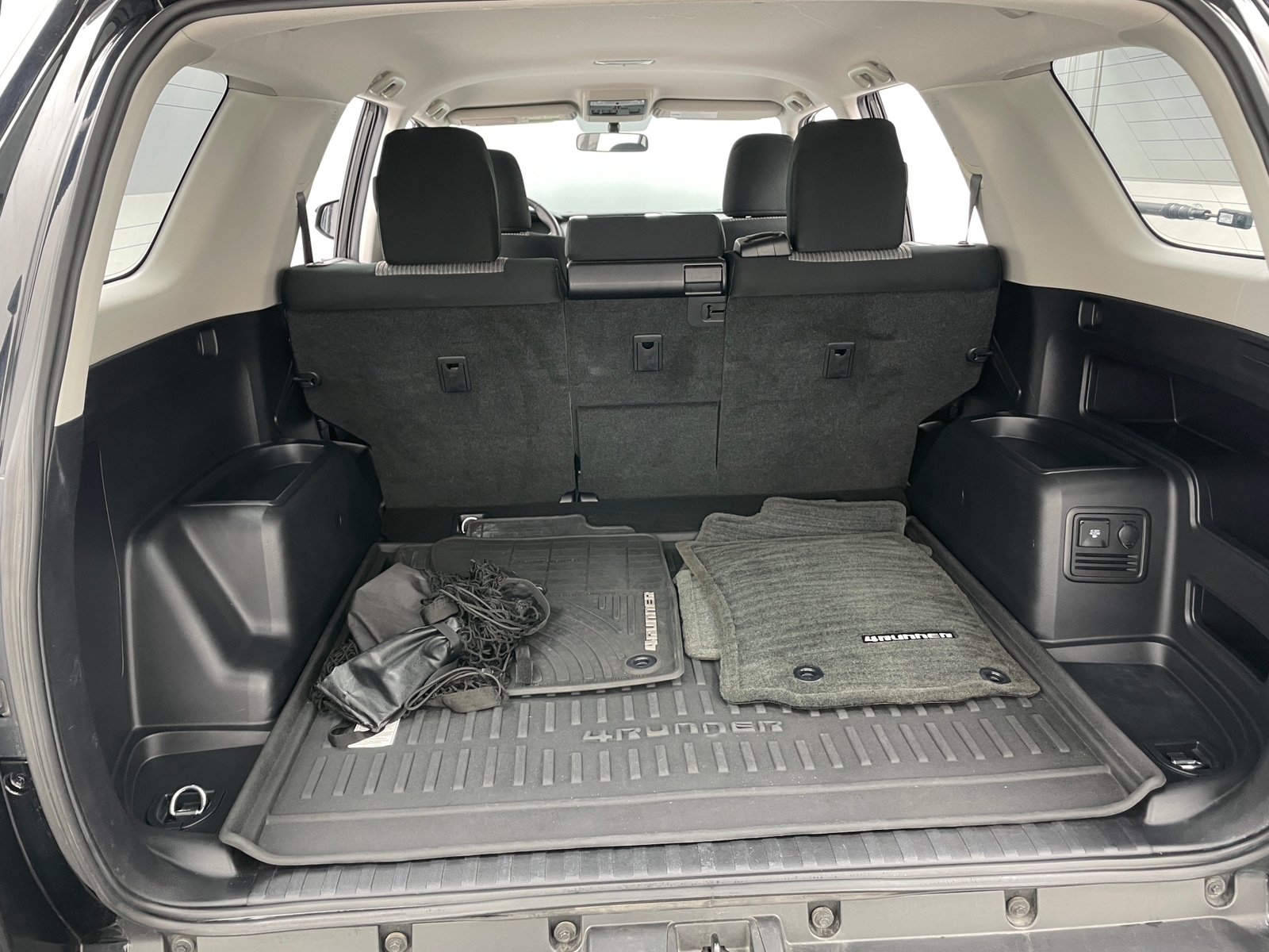 Thumbnail: 2017 Toyota 4Runner - 7